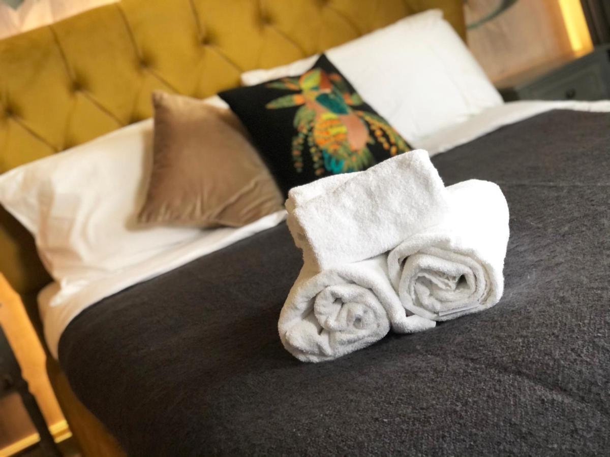 Bed and Breakfast The Hive At Poppi-Red Hawkshead Exterior foto