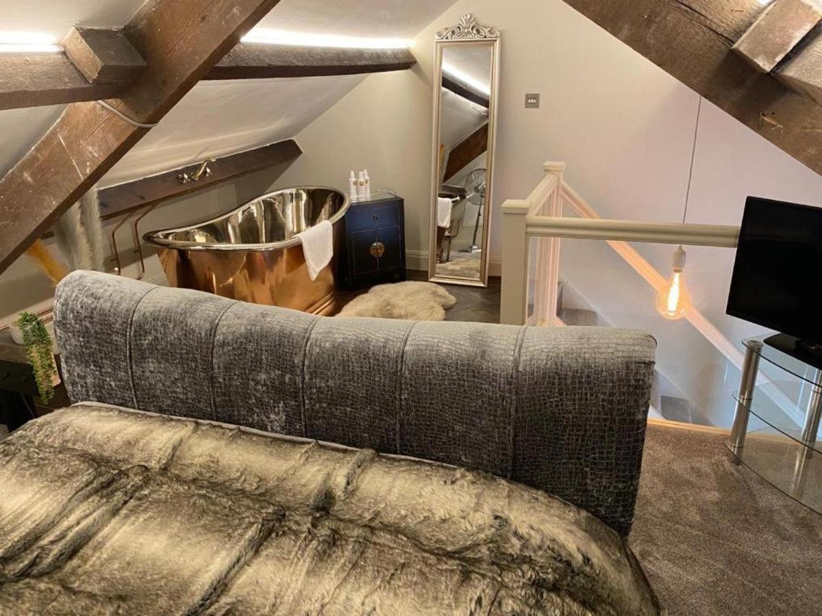 Bed and Breakfast The Hive At Poppi-Red Hawkshead Exterior foto